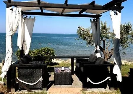 Summer House In Dajletta דירה *